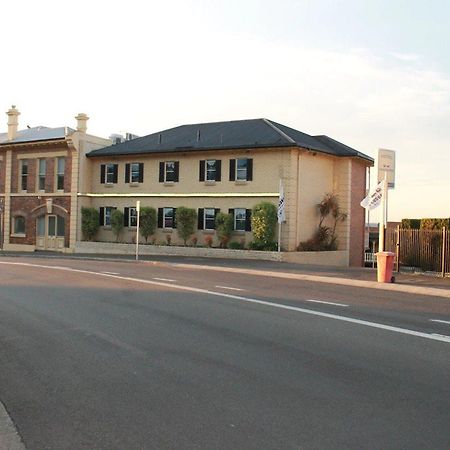 Coach House Launceston Hotel Exterior photo