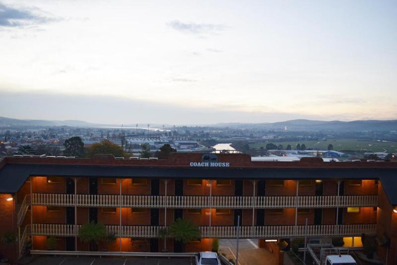 Coach House Launceston Hotel Exterior photo