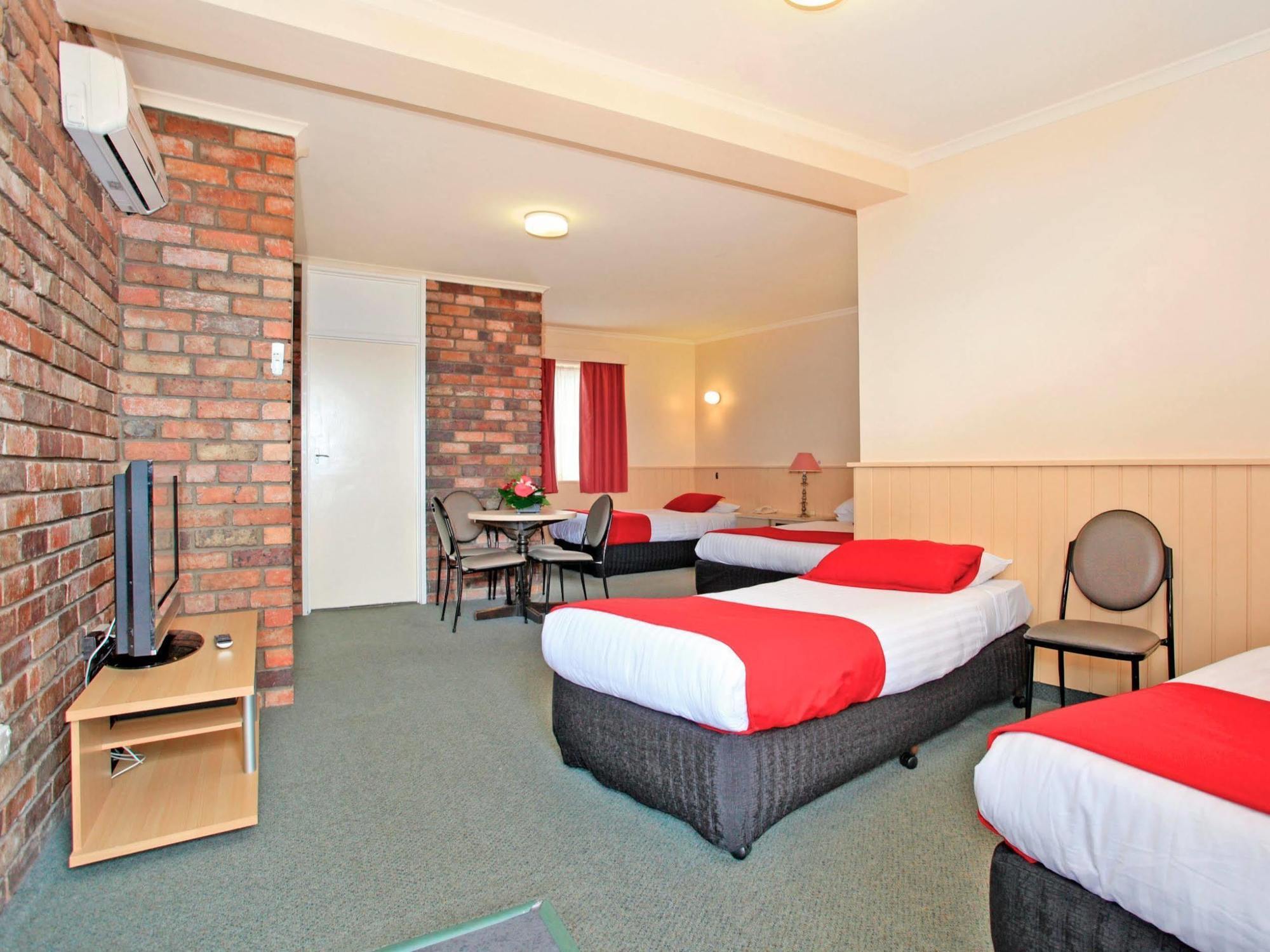 Coach House Launceston Hotel Exterior photo
