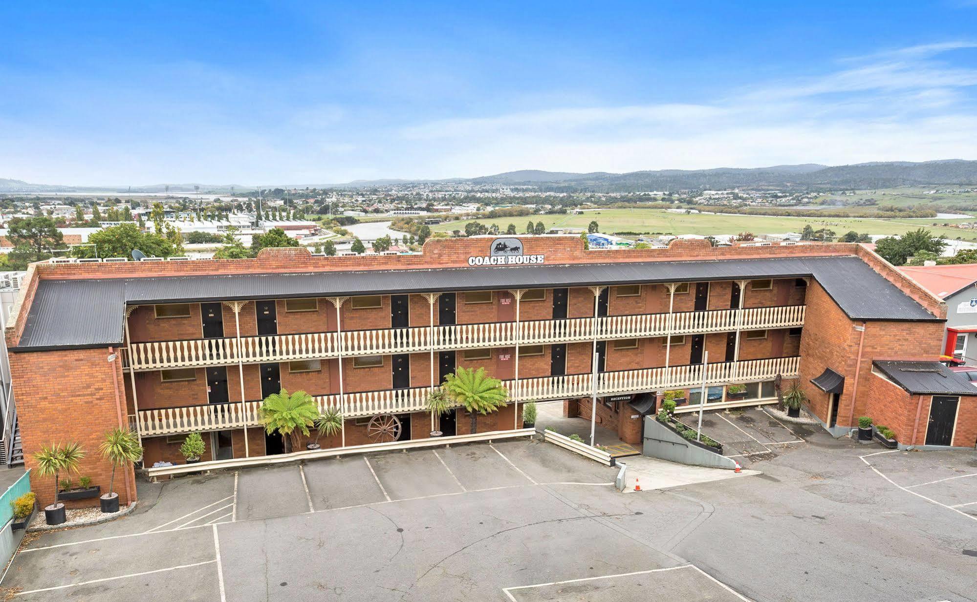 Coach House Launceston Hotel Exterior photo